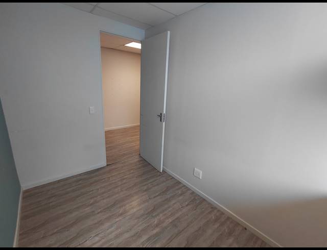 45M² MEDICAL SUITE TO LET IN FOURWAYS